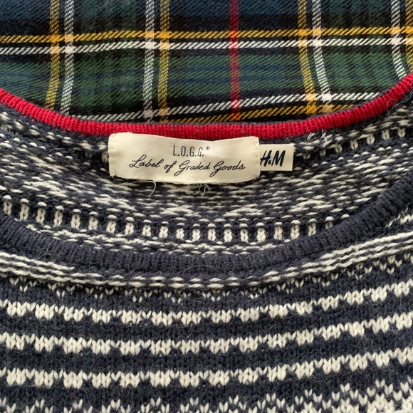 Blue and white wool sweater with blue patches on the elbows - Picture 2 of 2